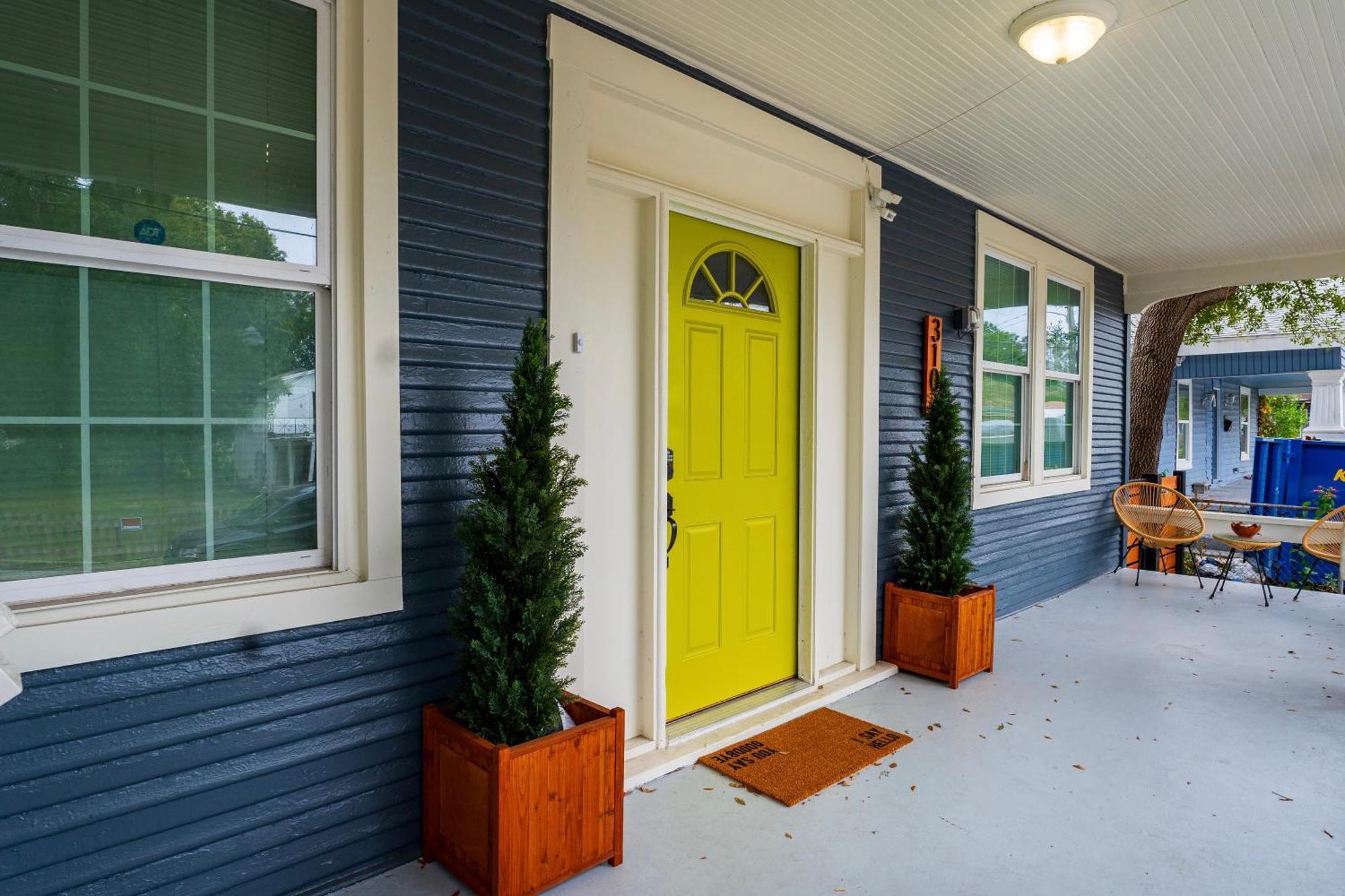 The Green Door In Ybor 탬파 외부 사진