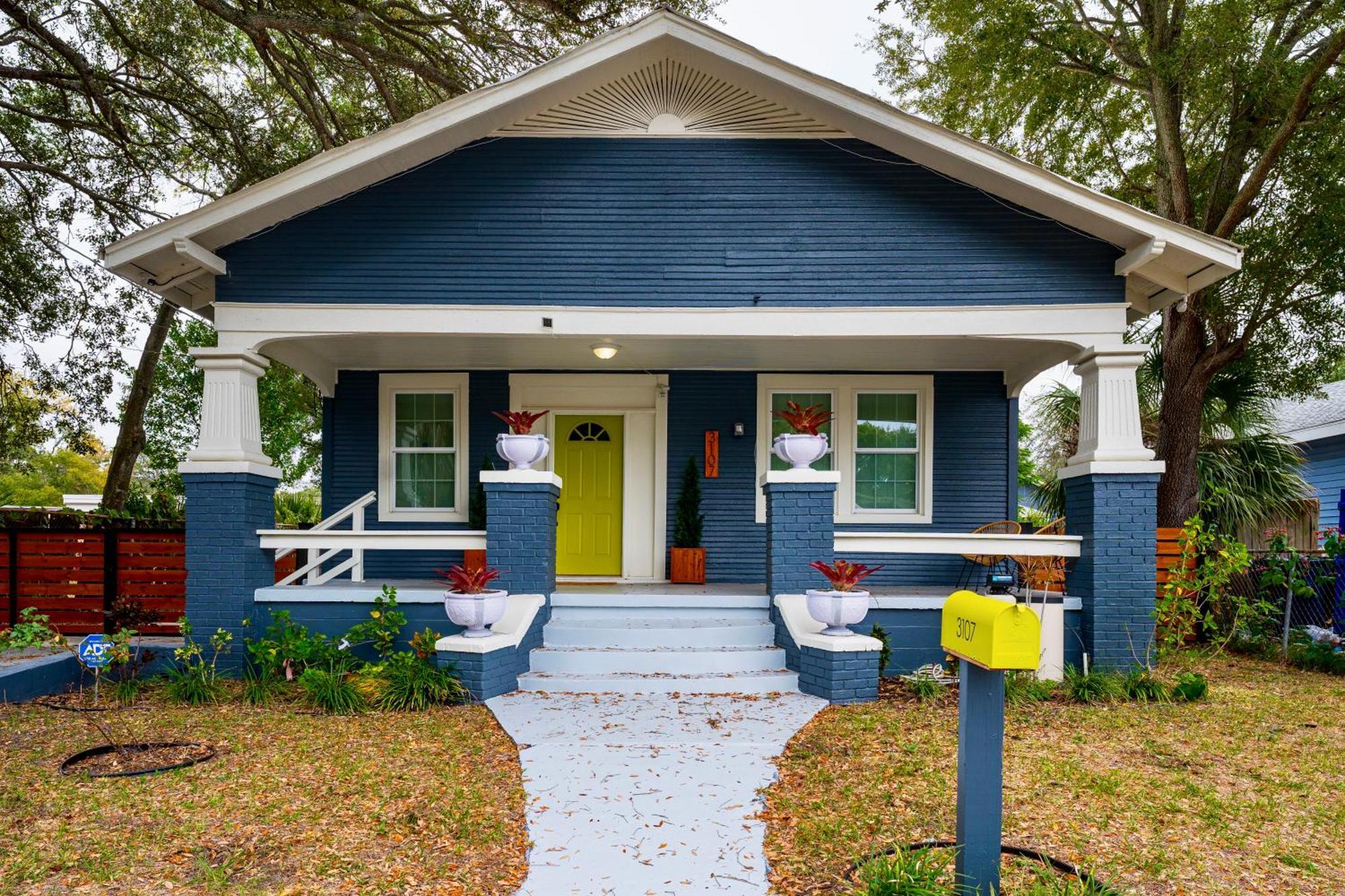 The Green Door In Ybor 탬파 외부 사진